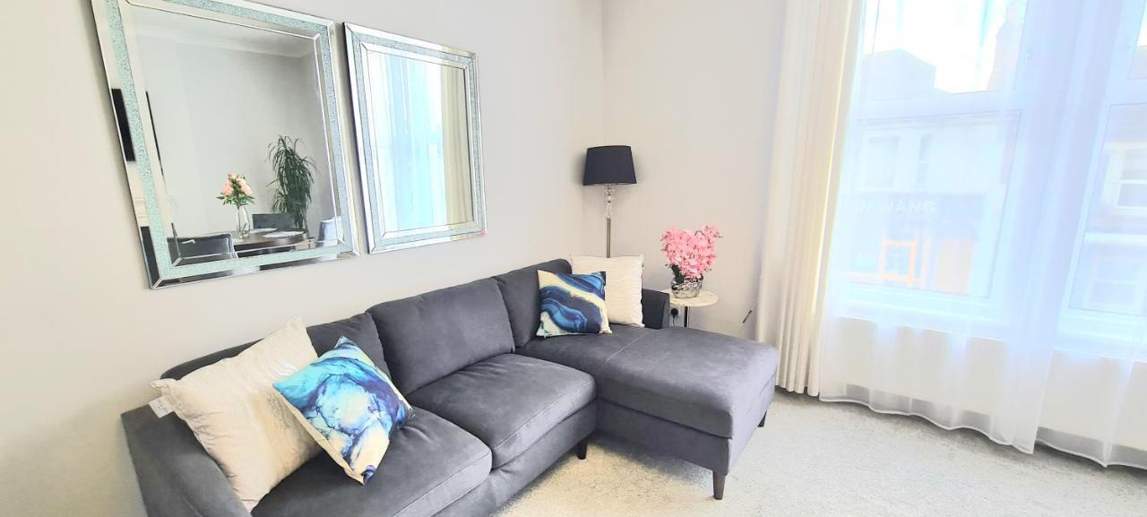 Spacious 3 Bed Flat Near The Sea With Parking Борнмут Екстер'єр фото