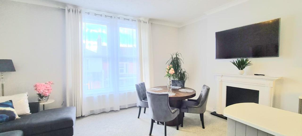 Spacious 3 Bed Flat Near The Sea With Parking Борнмут Екстер'єр фото